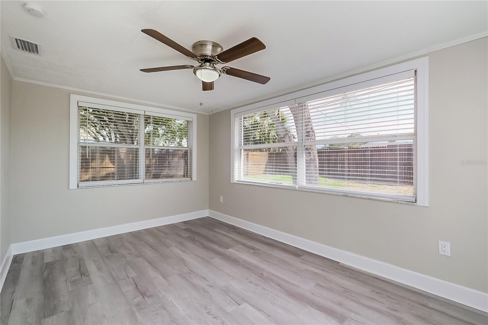 COUNTRY CLUB ESTATES - Residential Lease
