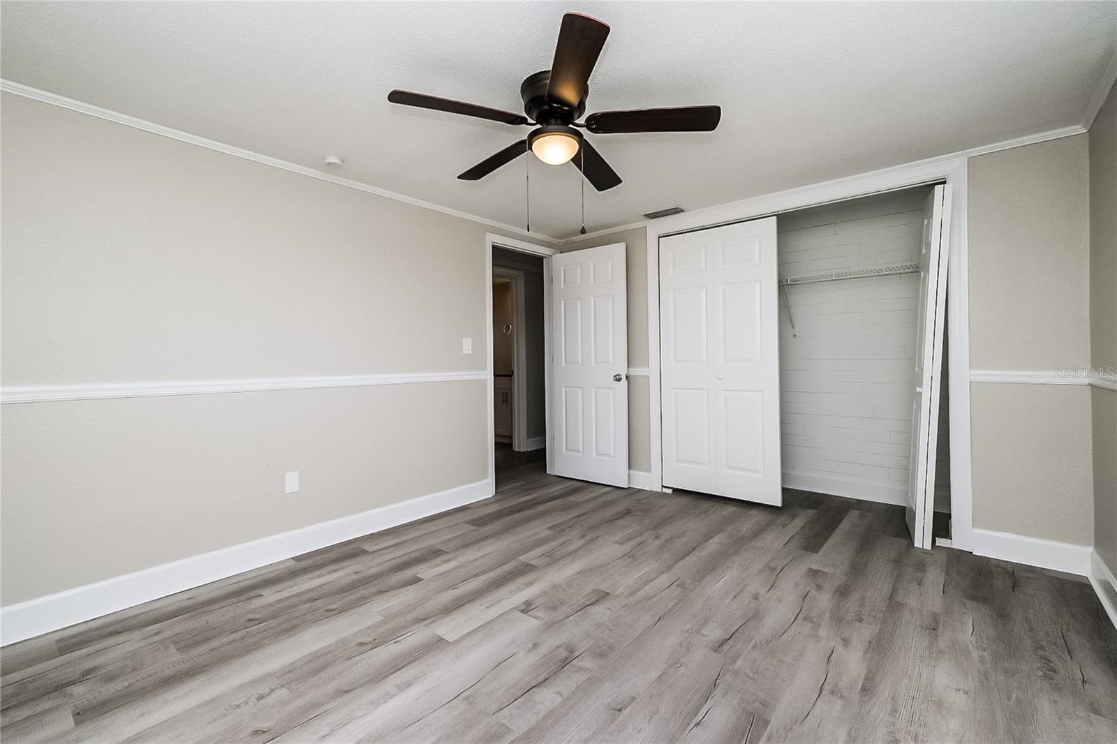 COUNTRY CLUB ESTATES - Residential Lease