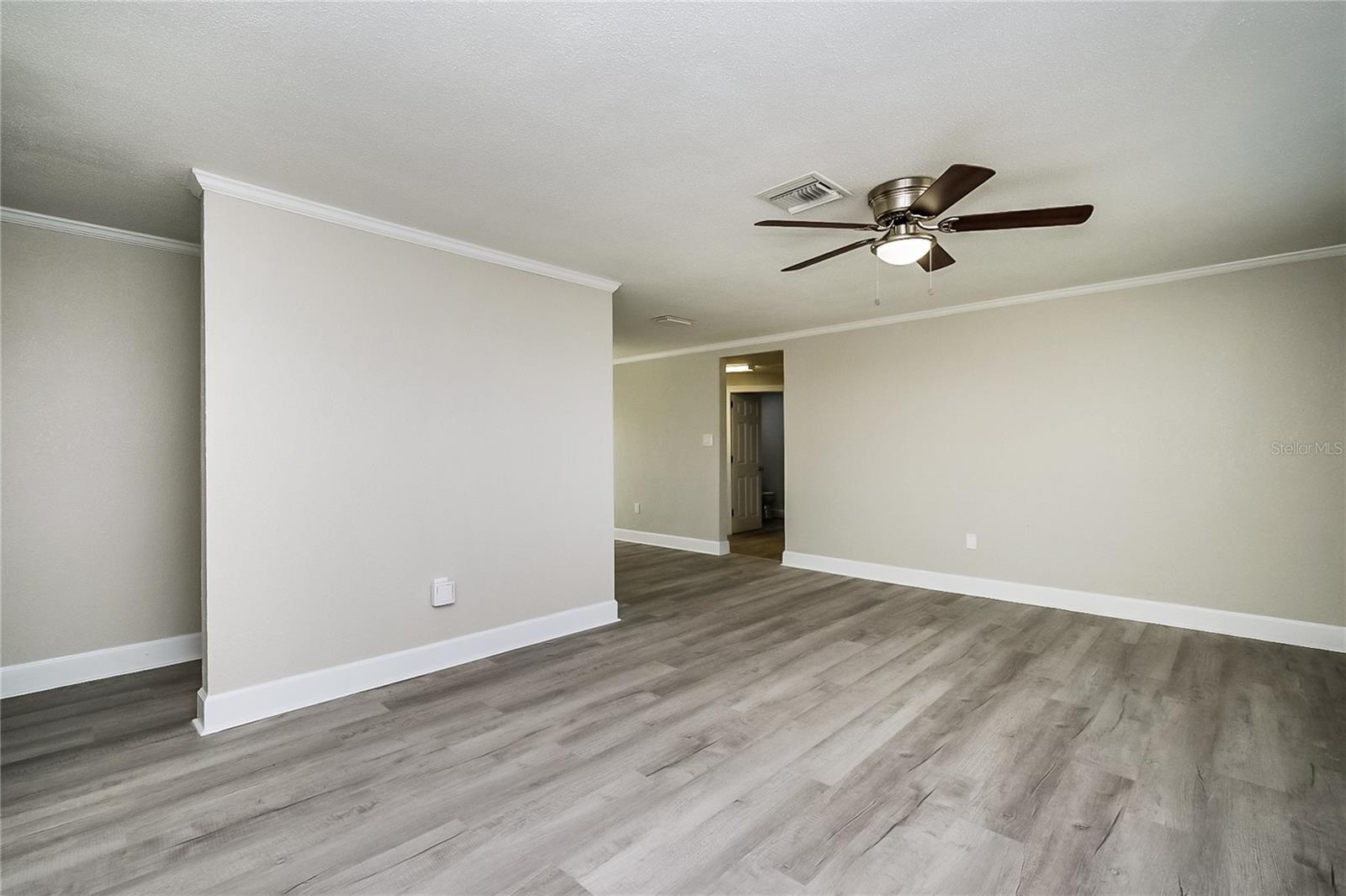 COUNTRY CLUB ESTATES - Residential Lease
