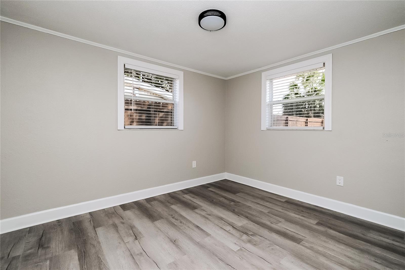 COUNTRY CLUB ESTATES - Residential Lease
