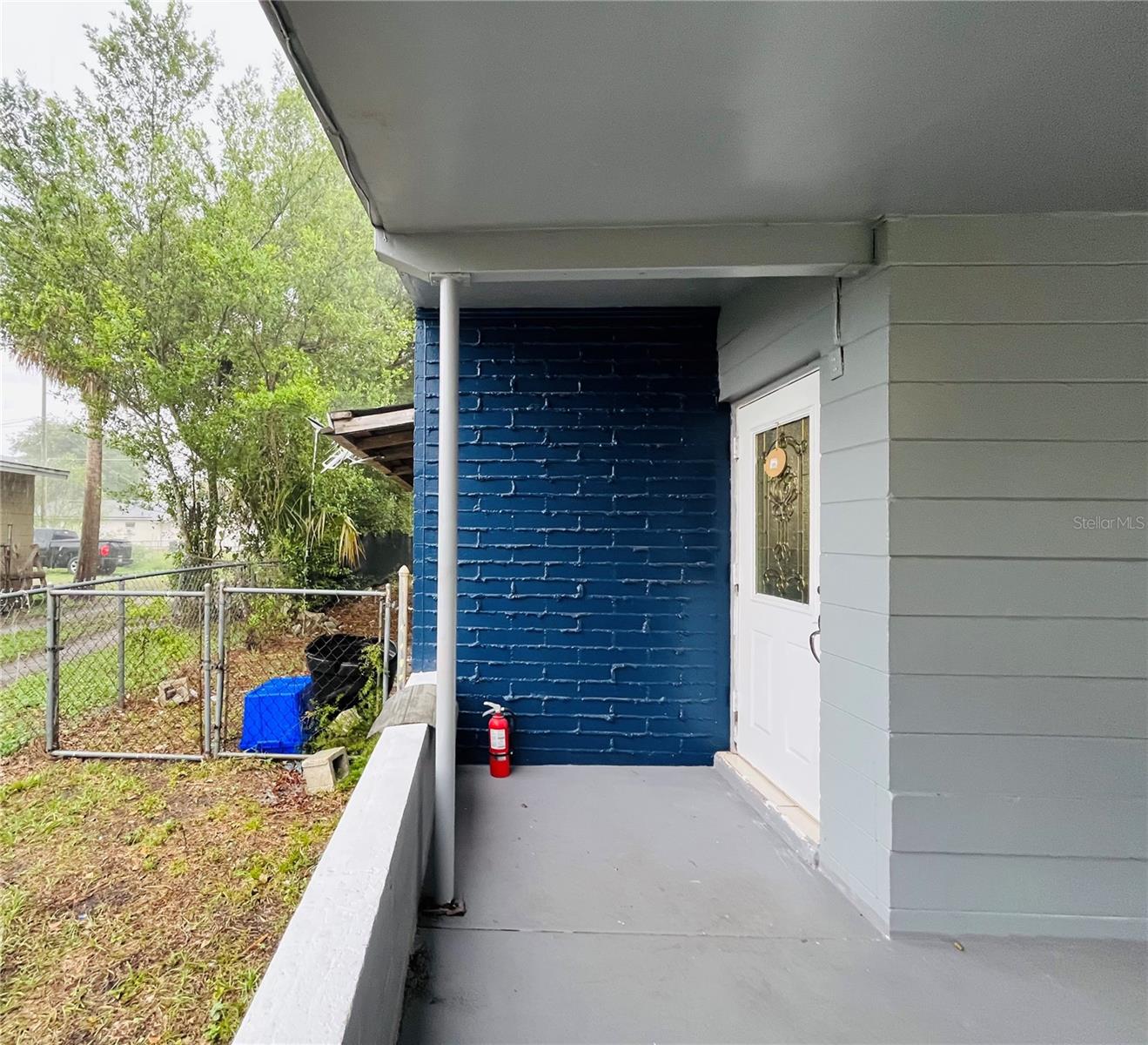 2829 SANFORD AVENUE