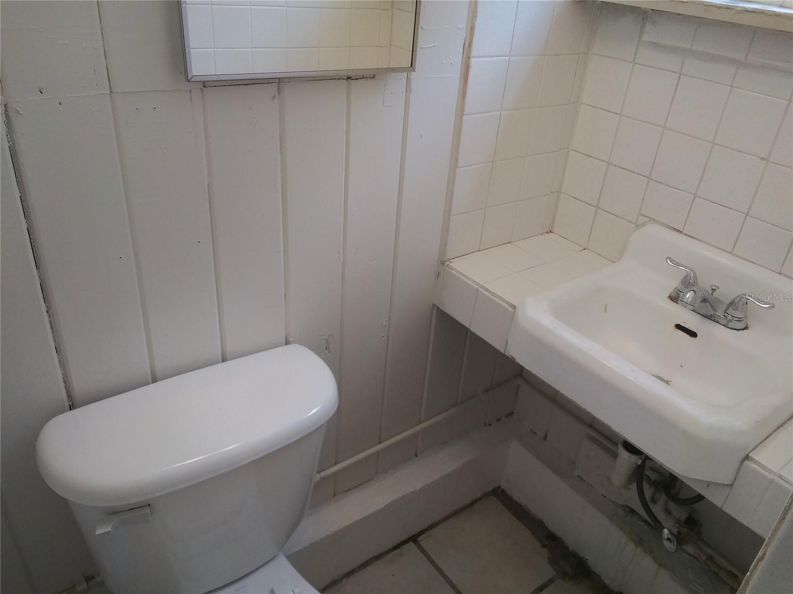 TAYLORS SUB - Residential Lease