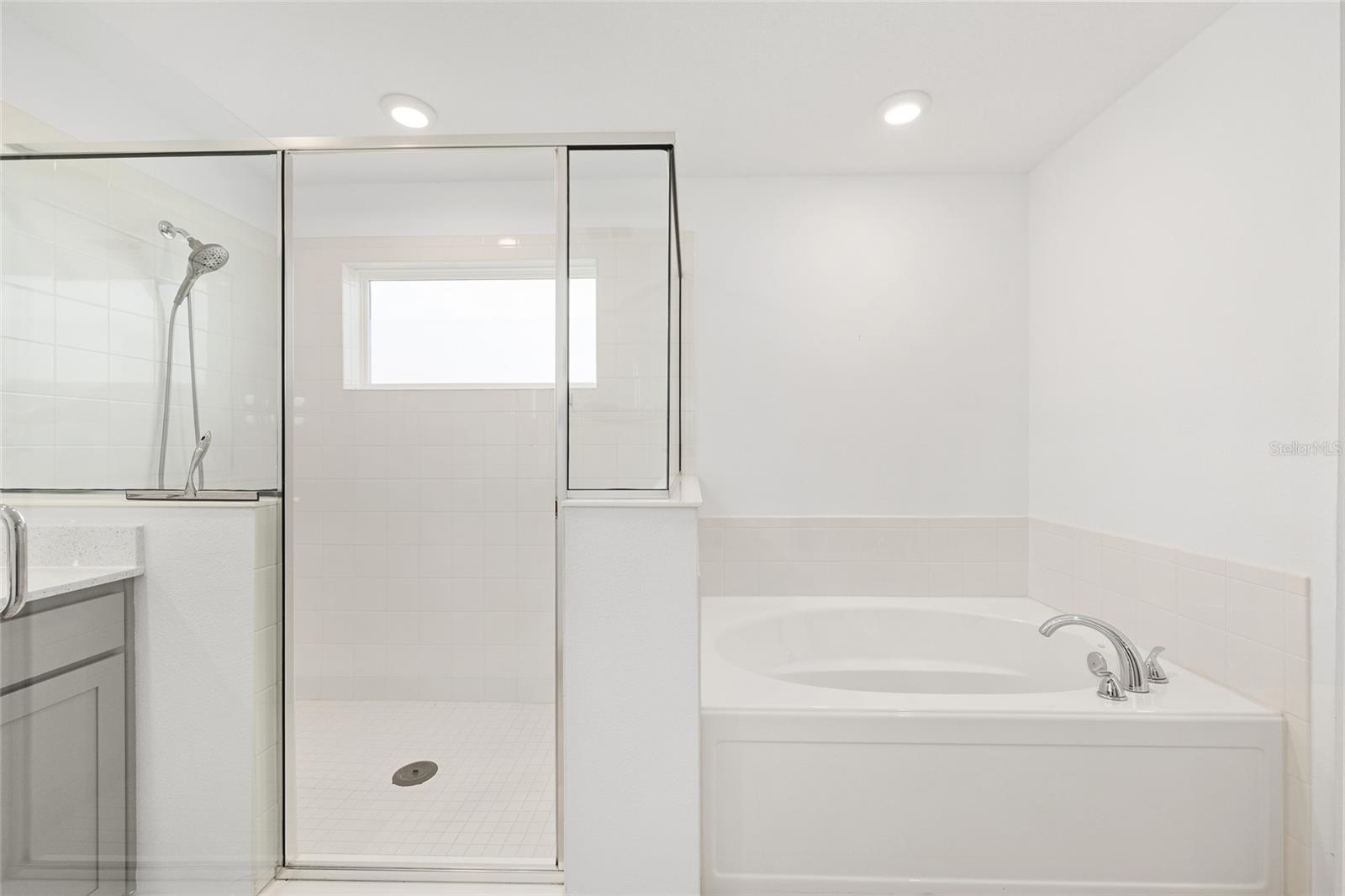 CALESA TOWNSHIP ROAN HILLS PH - Residential Lease