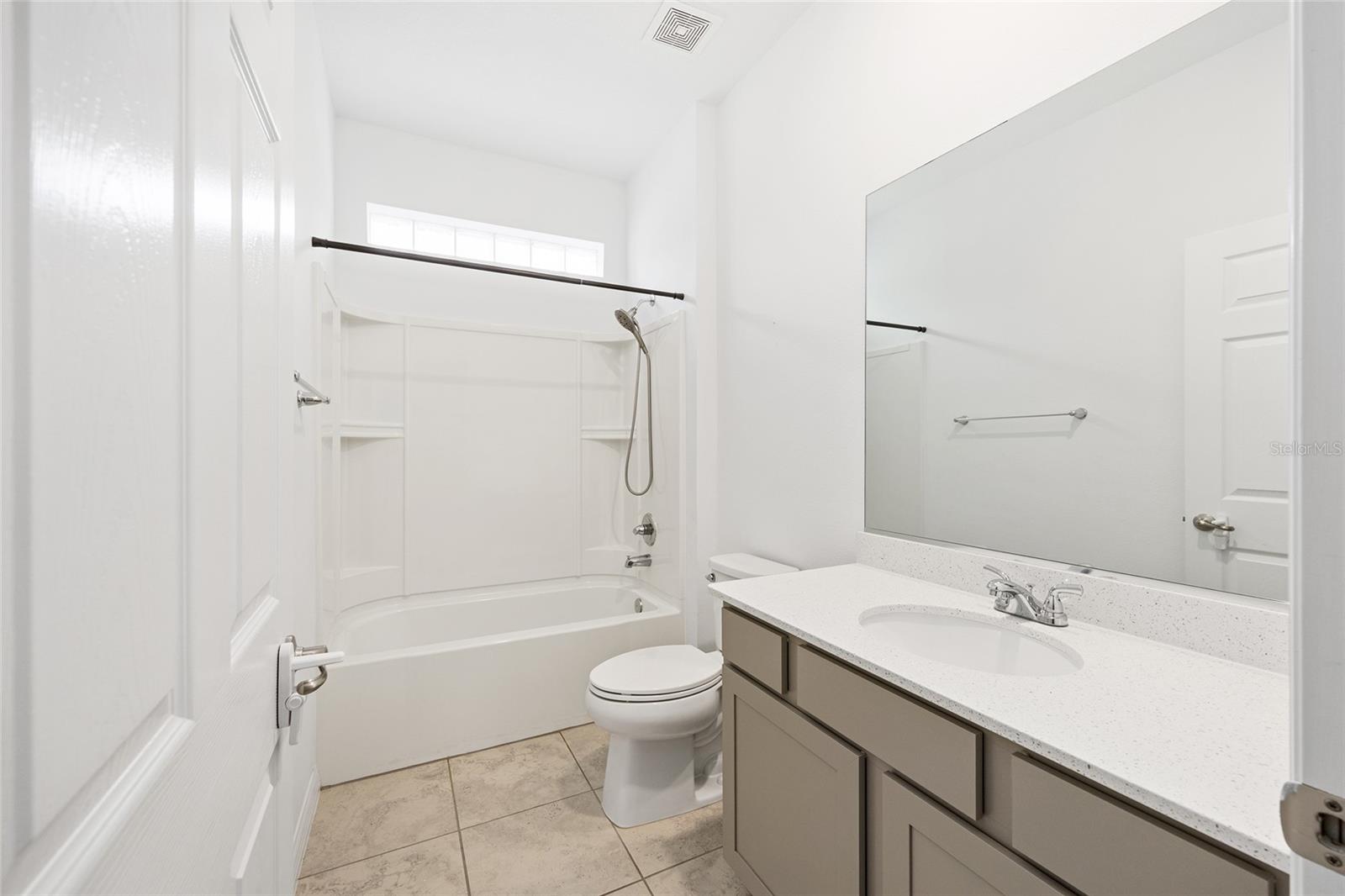 CALESA TOWNSHIP ROAN HILLS PH - Residential Lease