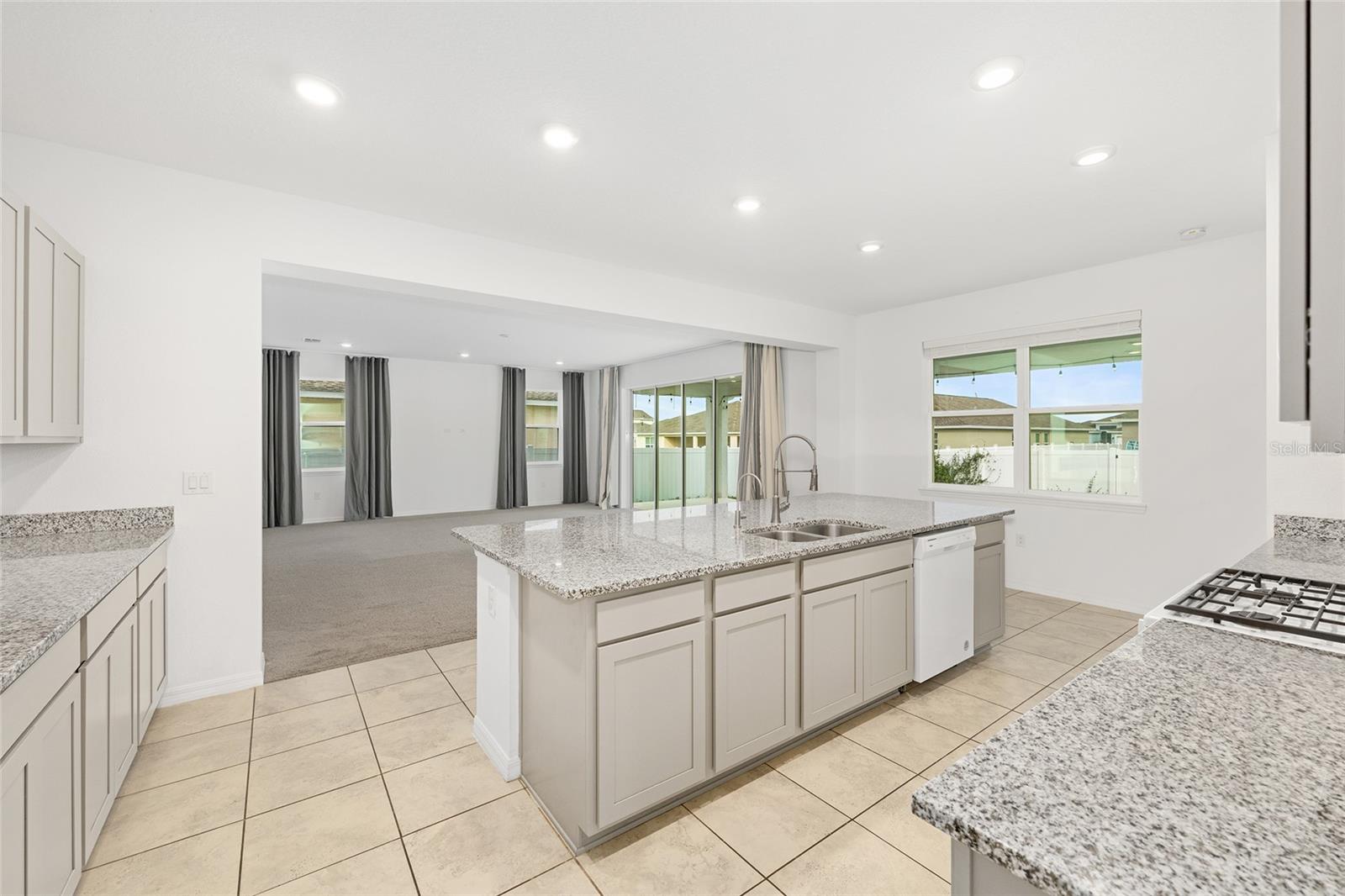 CALESA TOWNSHIP ROAN HILLS PH - Residential Lease
