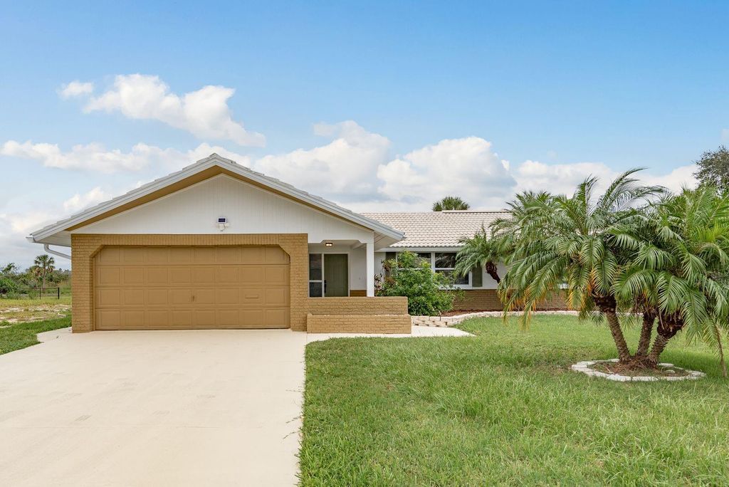 Photo of 4001 Topsail Trail, New Port Richey, FL 34652 (MLS # TB8433424)