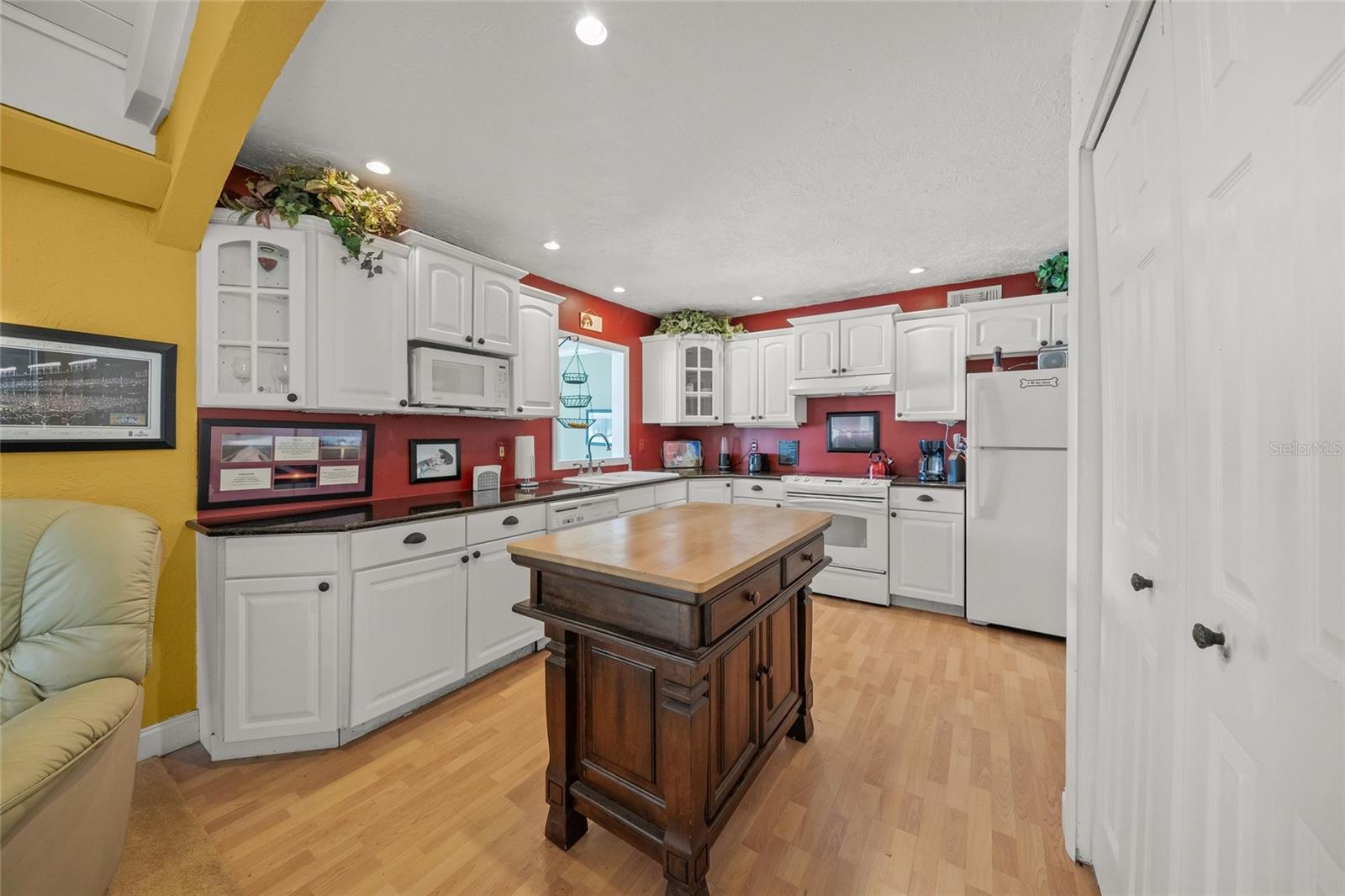 BENT TREE VILLAGE - Residential