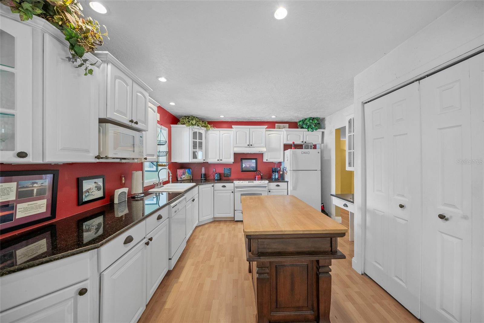 BENT TREE VILLAGE - Residential