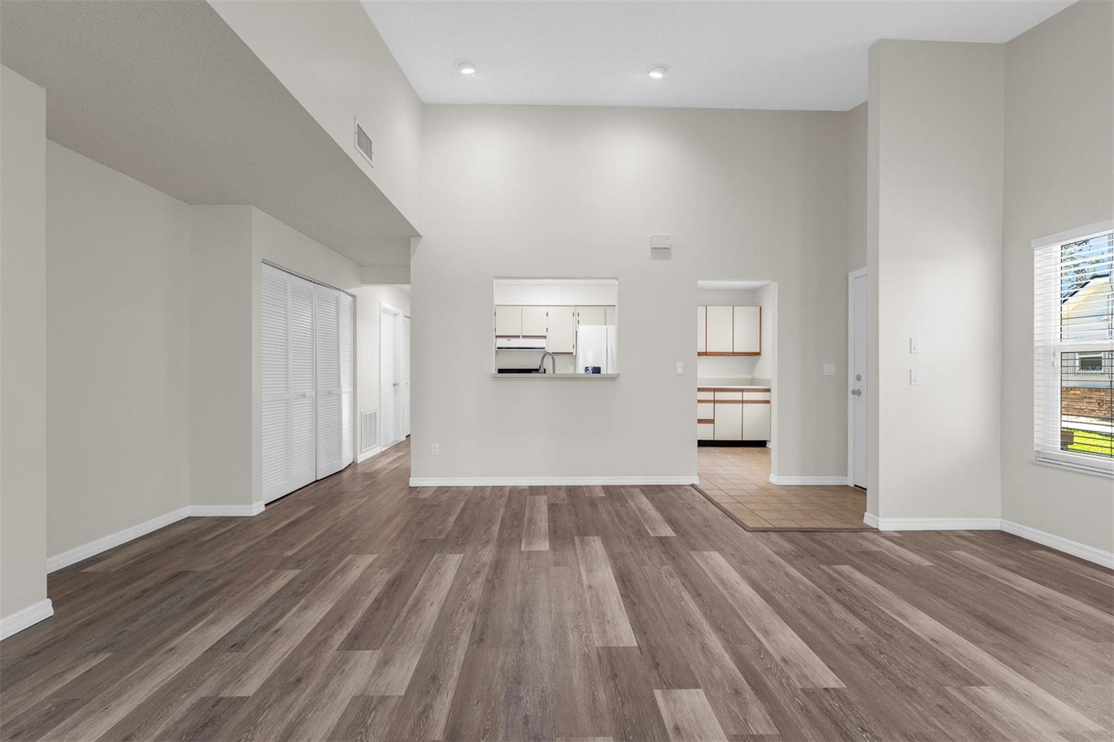 HAWKS LANDING AT PELICAN BAY CONDO PH 01-06 AMD 01 - Residential