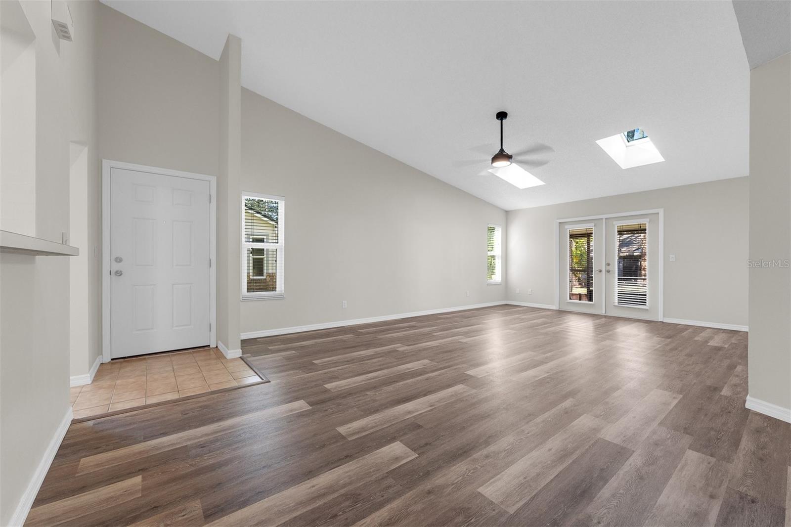 HAWKS LANDING AT PELICAN BAY CONDO PH 01-06 AMD 01 - Residential