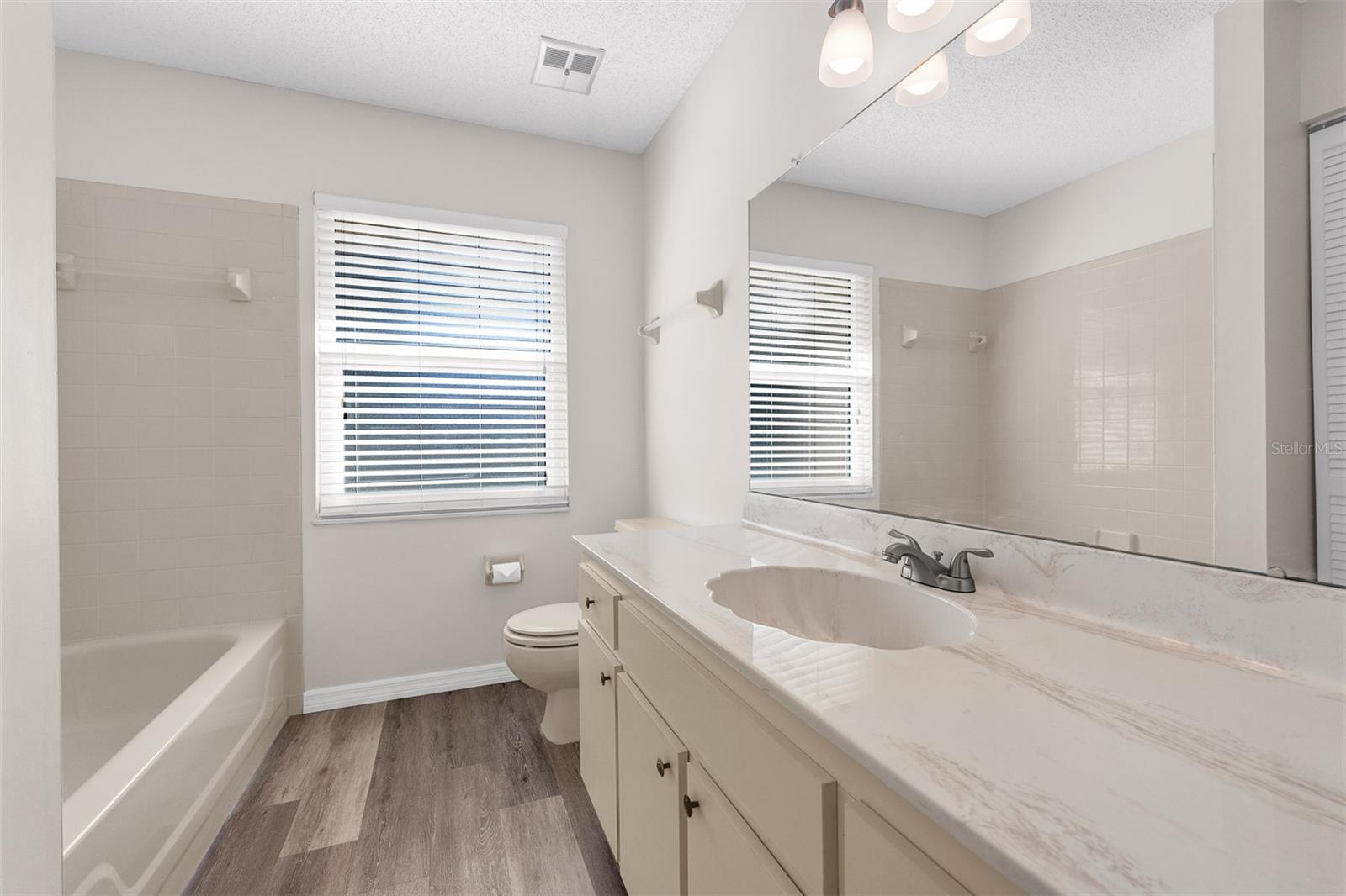 HAWKS LANDING AT PELICAN BAY CONDO PH 01-06 AMD 01 - Residential