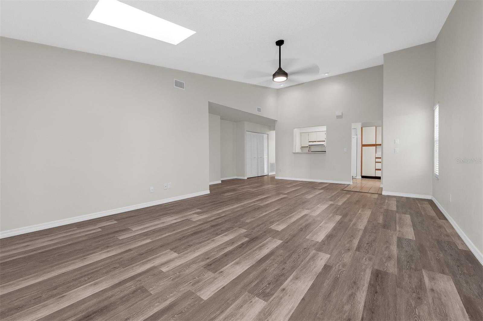 HAWKS LANDING AT PELICAN BAY CONDO PH 01-06 AMD 01 - Residential