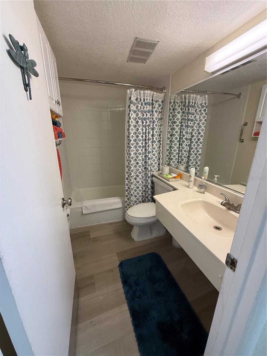 HAWAIIAN INN LC - Residential