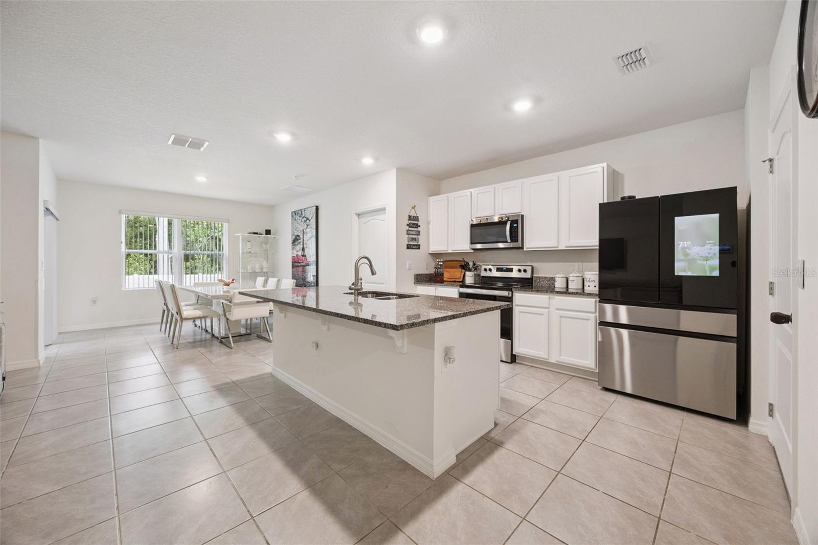 LAKE CHARLES RESIDENCE / CHARLES COVE - Residential