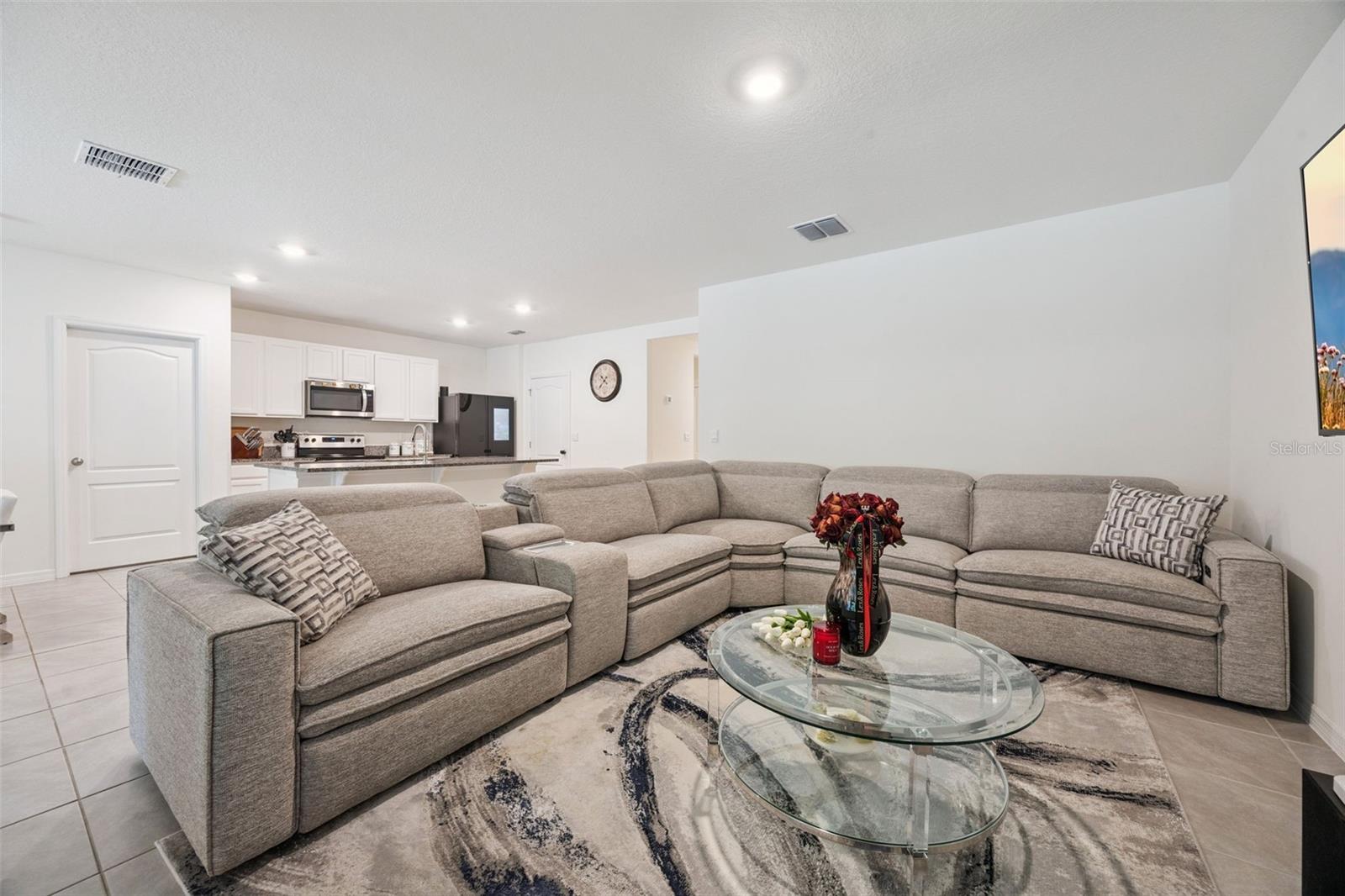 LAKE CHARLES RESIDENCE / CHARLES COVE - Residential