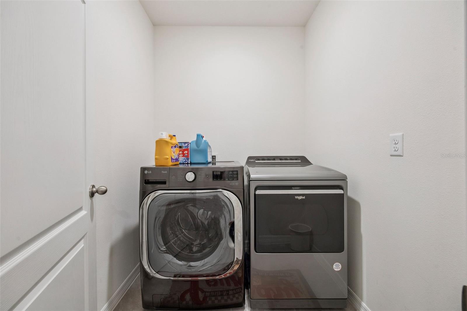 LAKE CHARLES RESIDENCE / CHARLES COVE - Residential