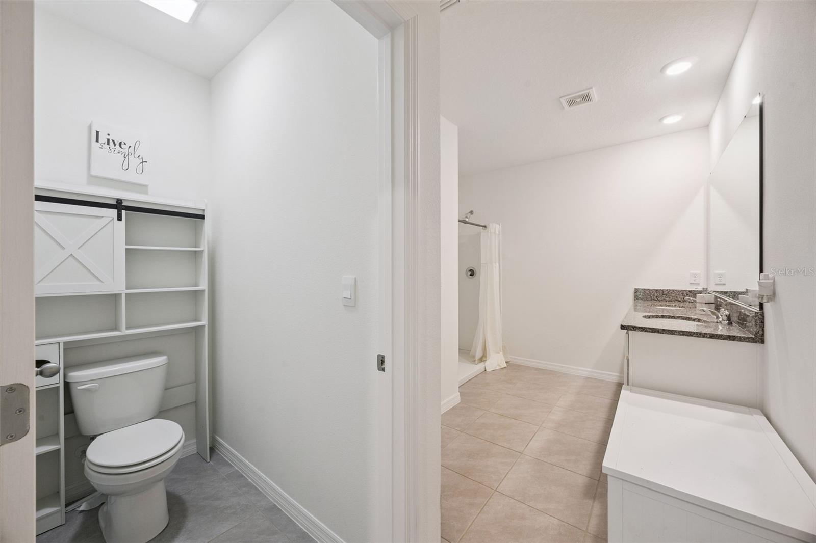 LAKE CHARLES RESIDENCE / CHARLES COVE - Residential