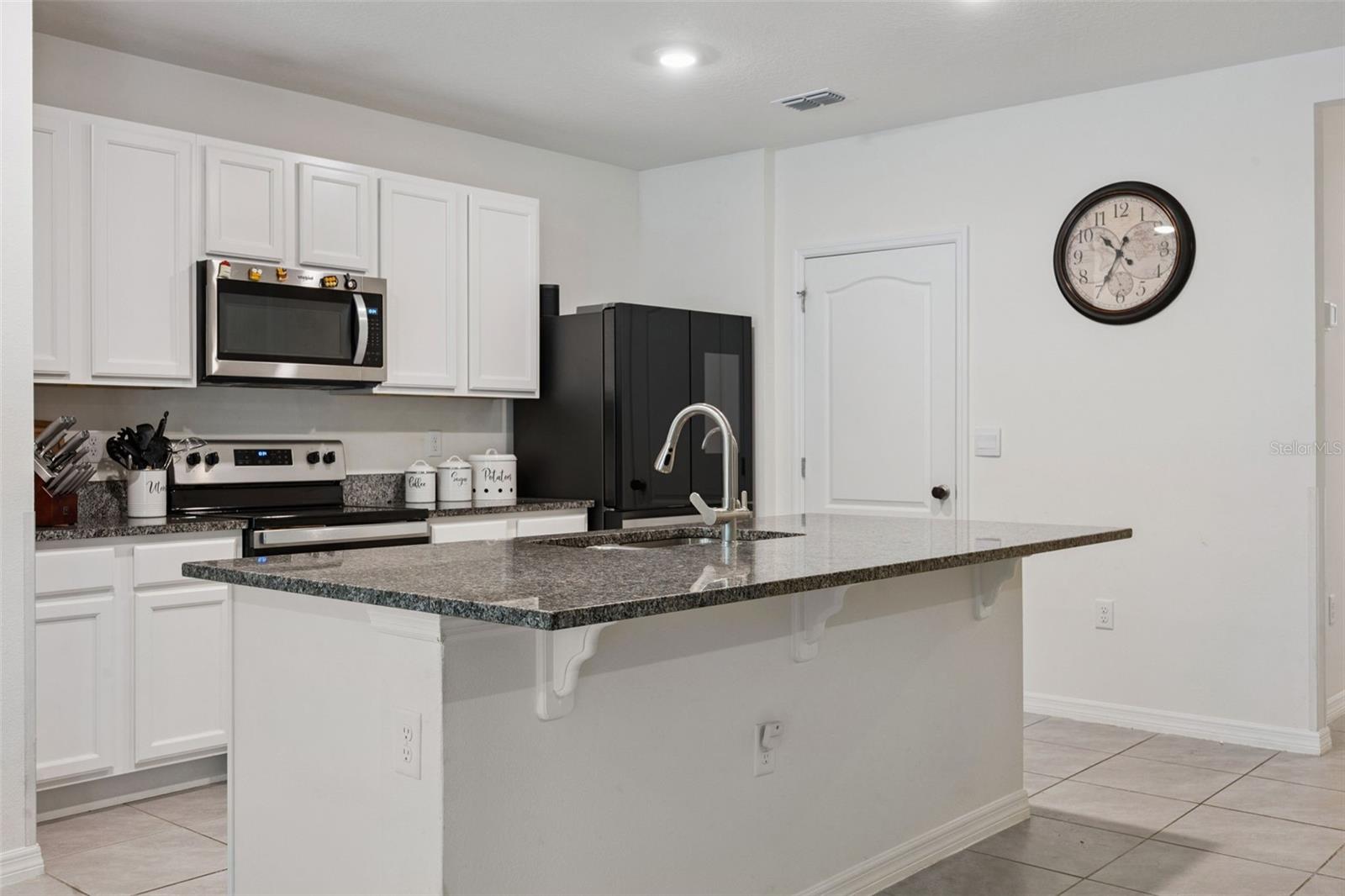 LAKE CHARLES RESIDENCE / CHARLES COVE - Residential