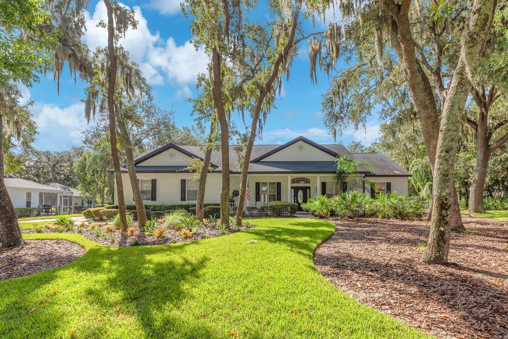 Photo of 5806 Audubon Manor Boulevard, Lithia, FL 33547 (MLS # TB8541910)
