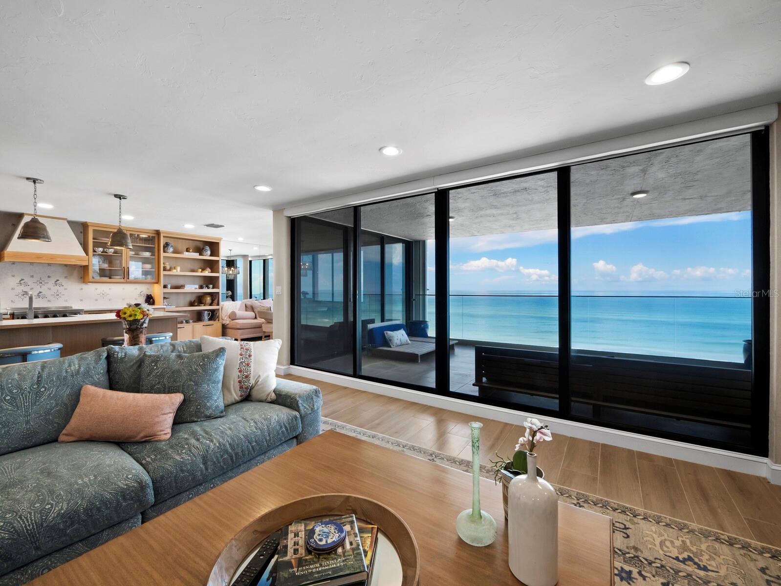 TENCON BEACH - Residential