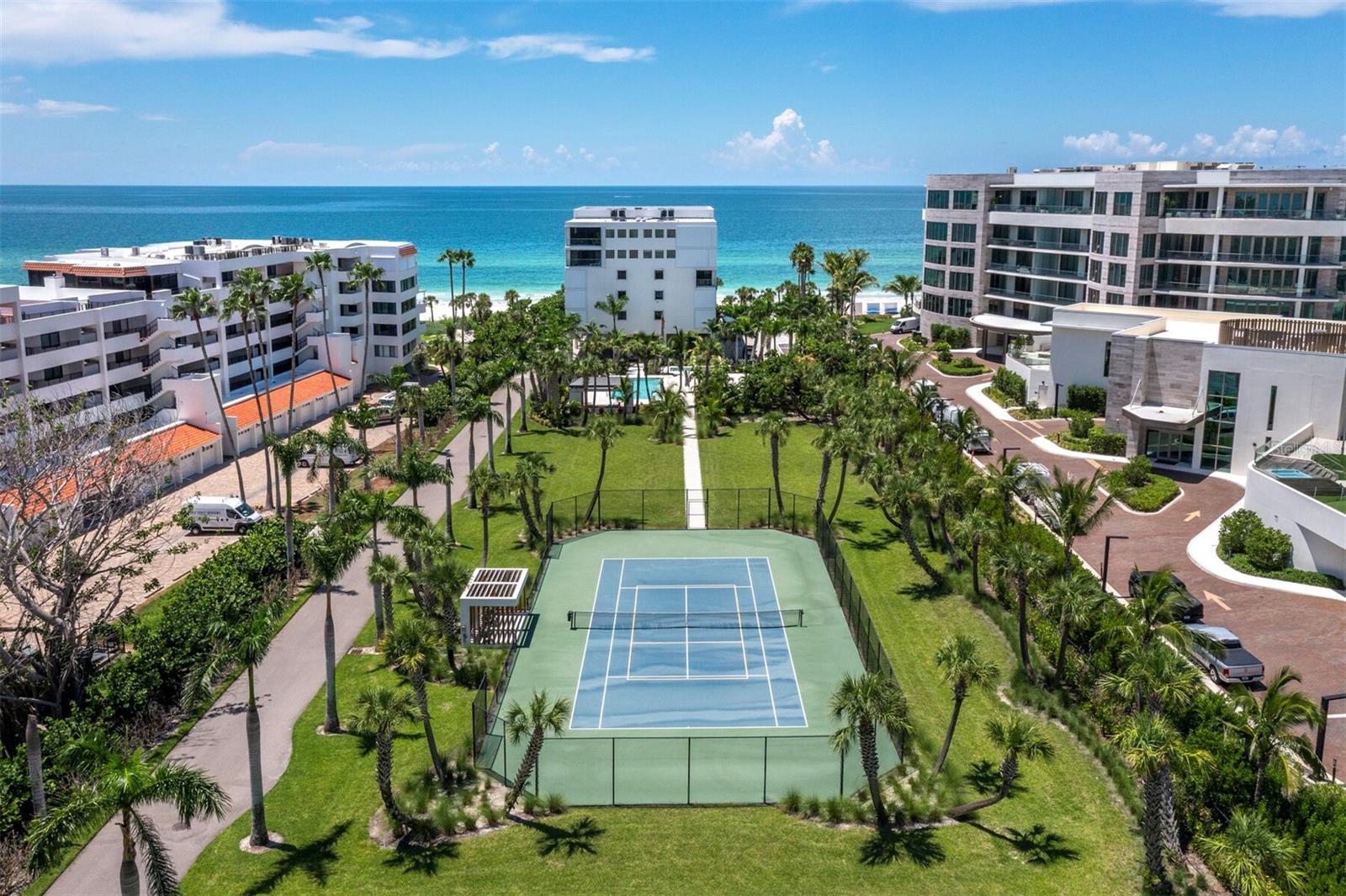TENCON BEACH - Residential