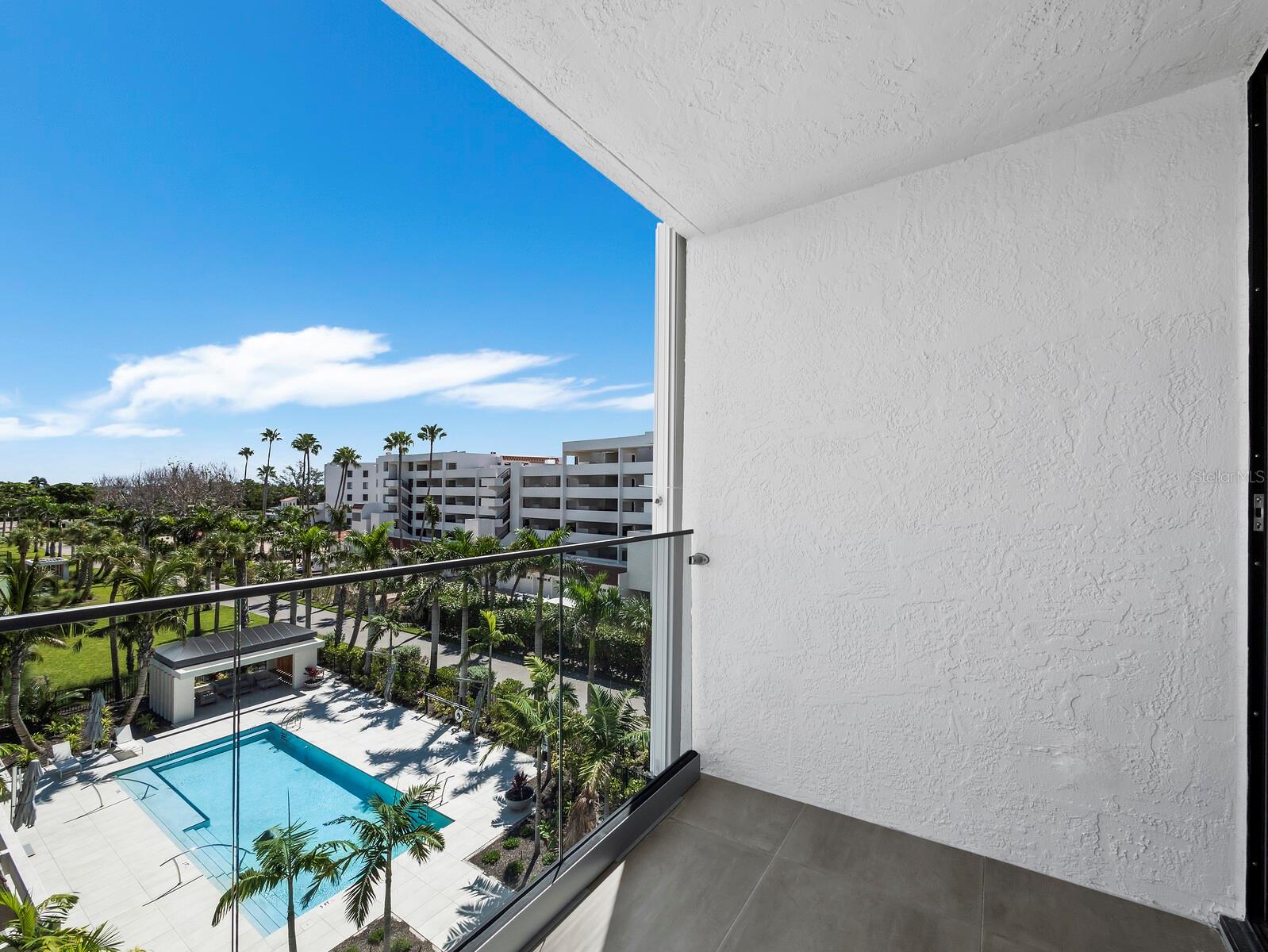 TENCON BEACH - Residential