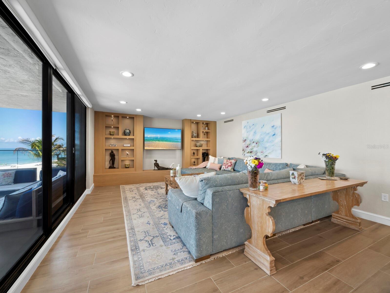 TENCON BEACH - Residential