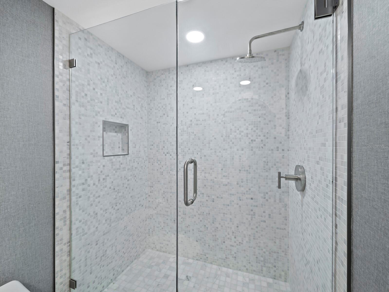 TENCON BEACH - Residential