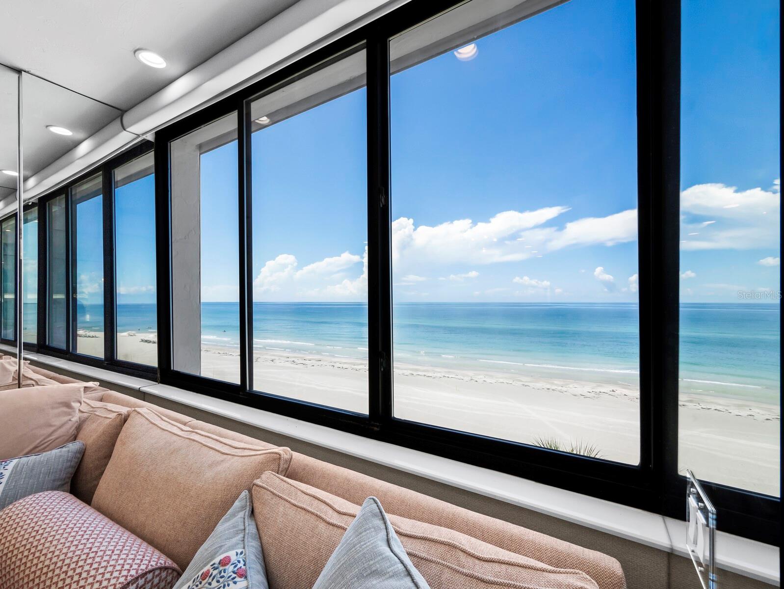 TENCON BEACH - Residential