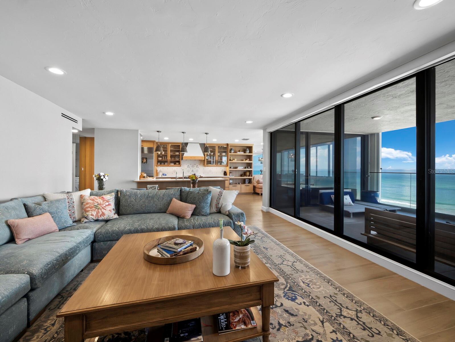 TENCON BEACH - Residential