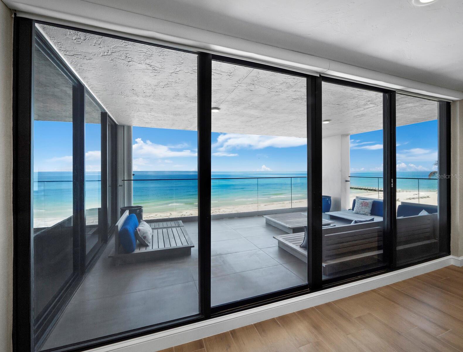 TENCON BEACH - Residential