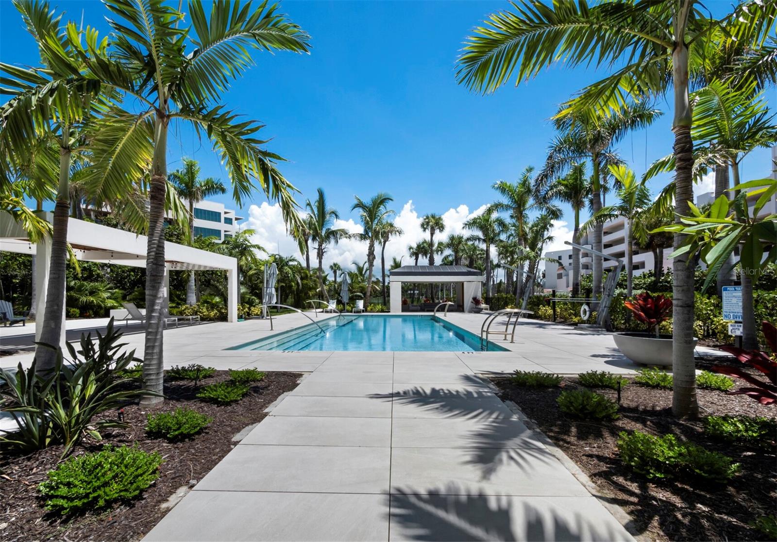 TENCON BEACH - Residential