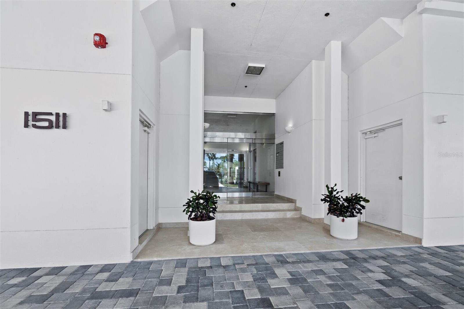 TENCON BEACH - Residential