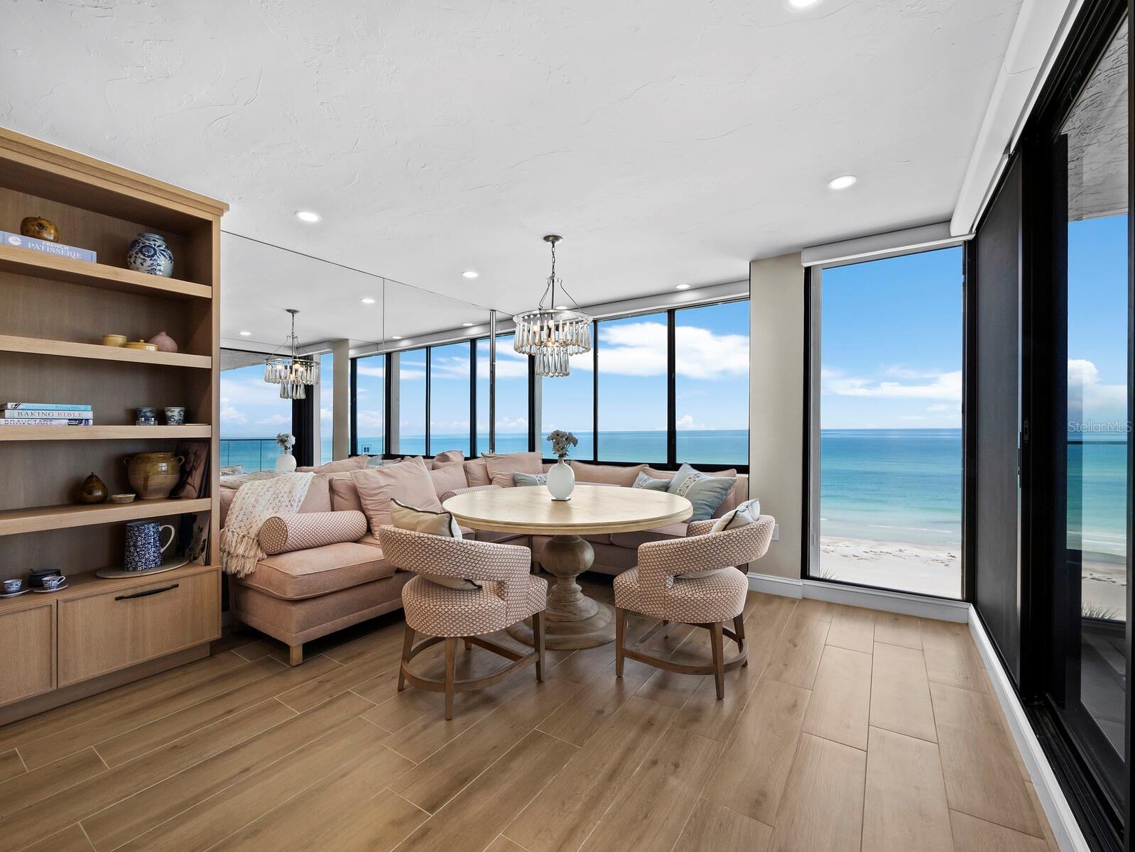 TENCON BEACH - Residential