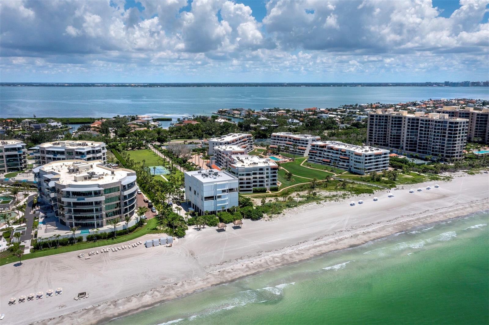 TENCON BEACH - Residential