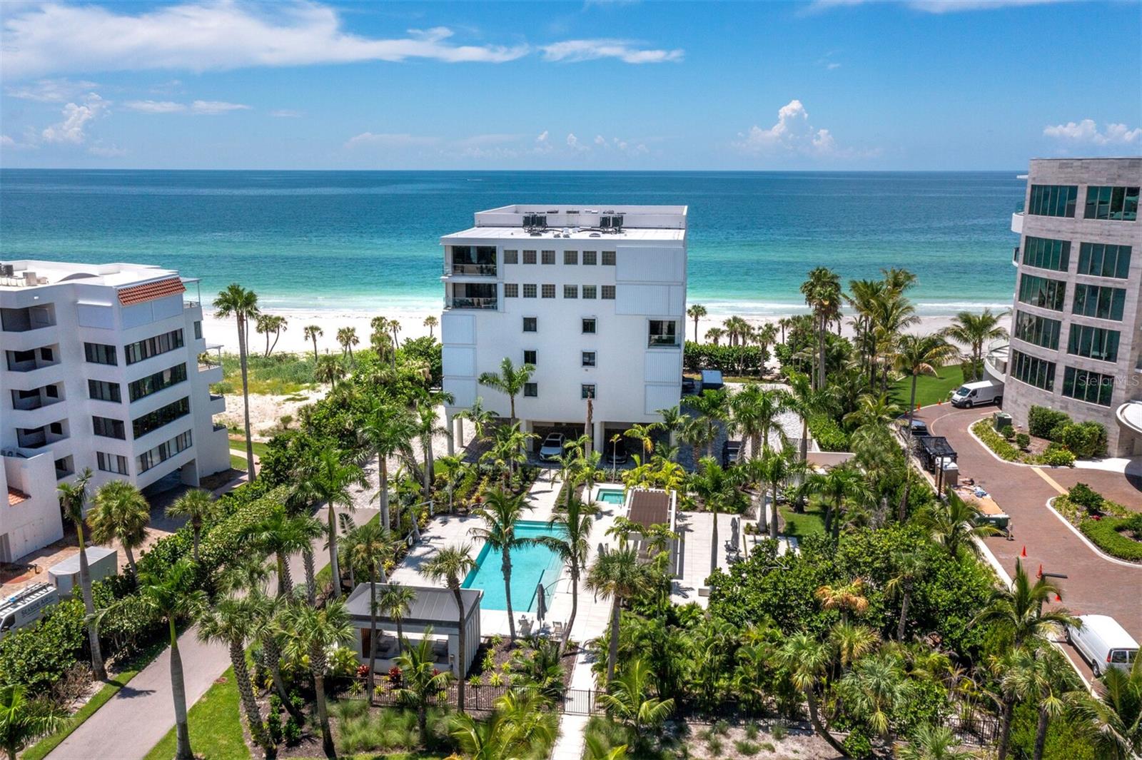 TENCON BEACH - Residential