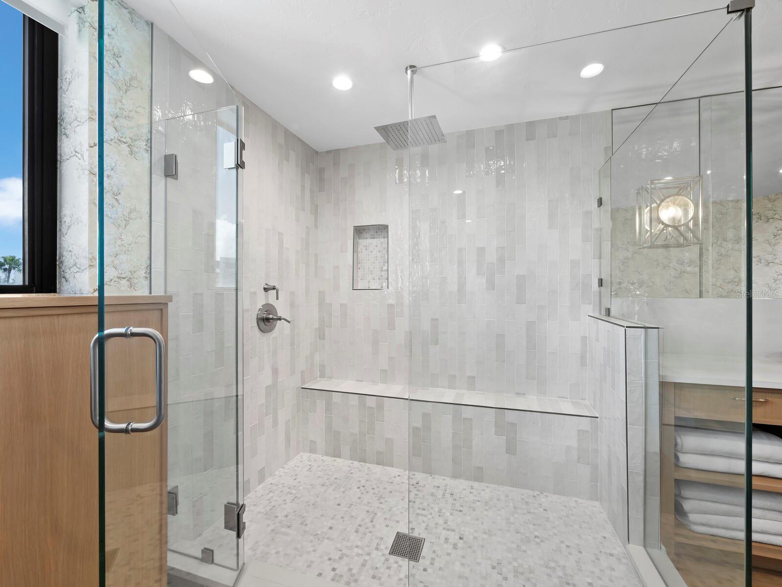 TENCON BEACH - Residential
