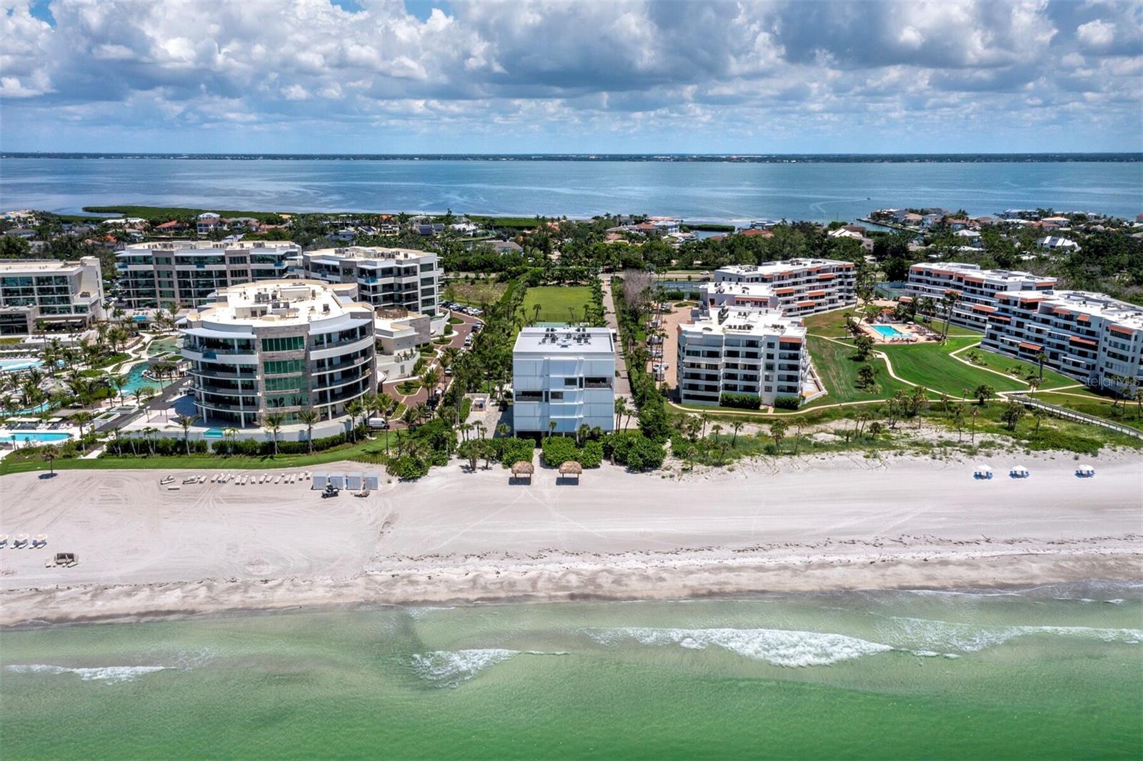 TENCON BEACH - Residential