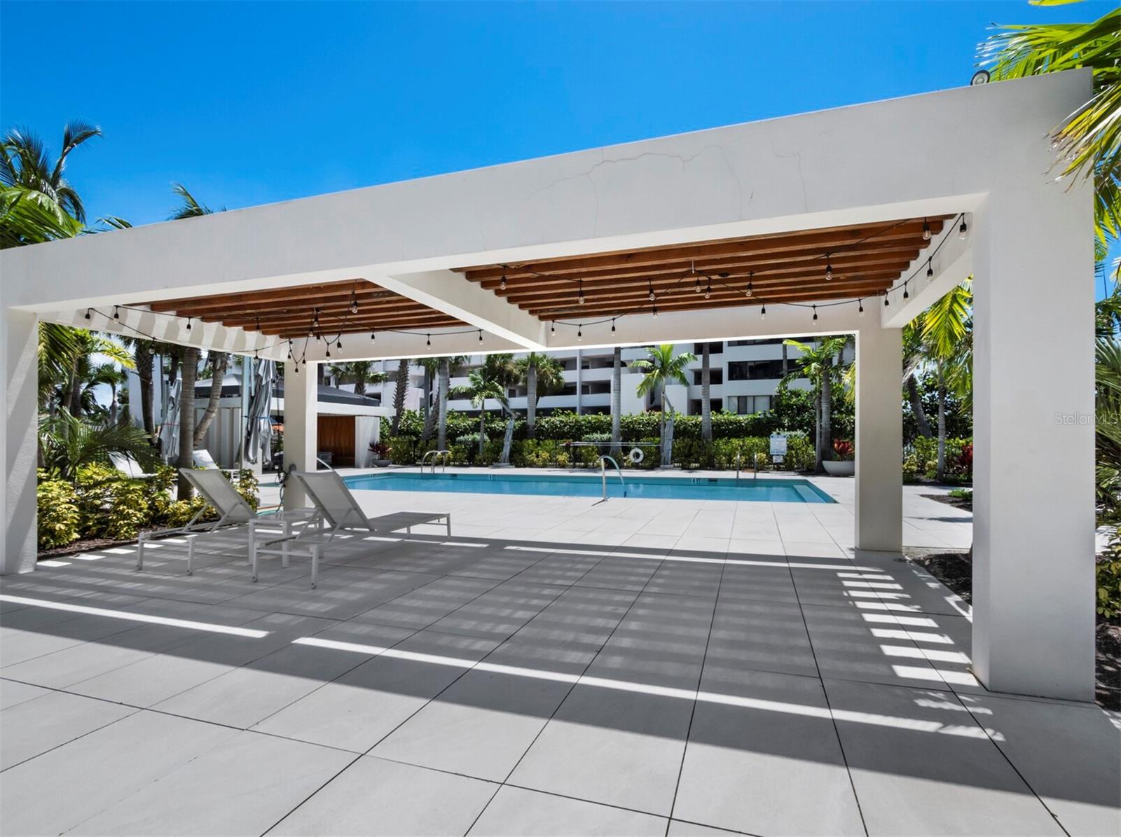 TENCON BEACH - Residential