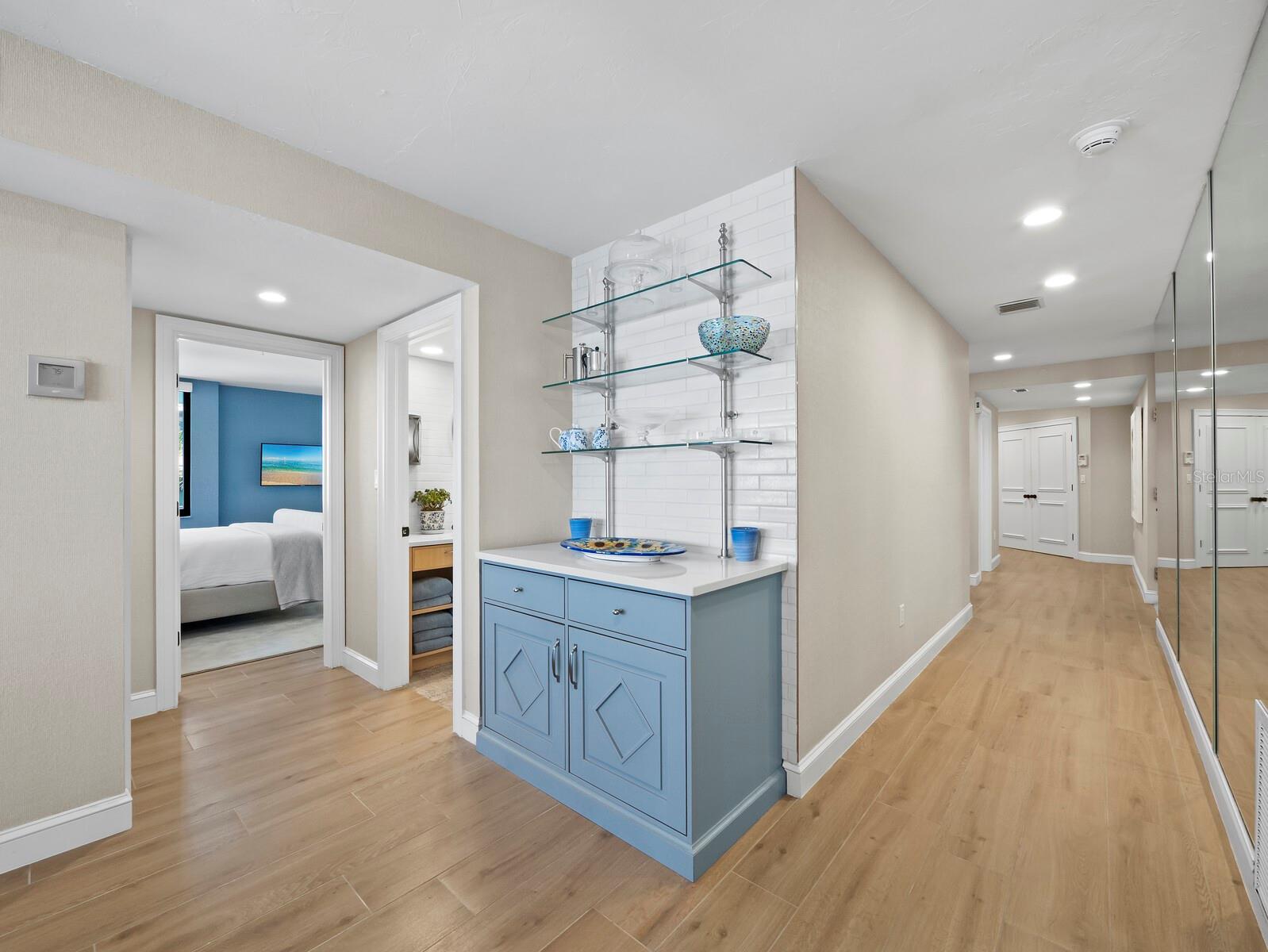 TENCON BEACH - Residential