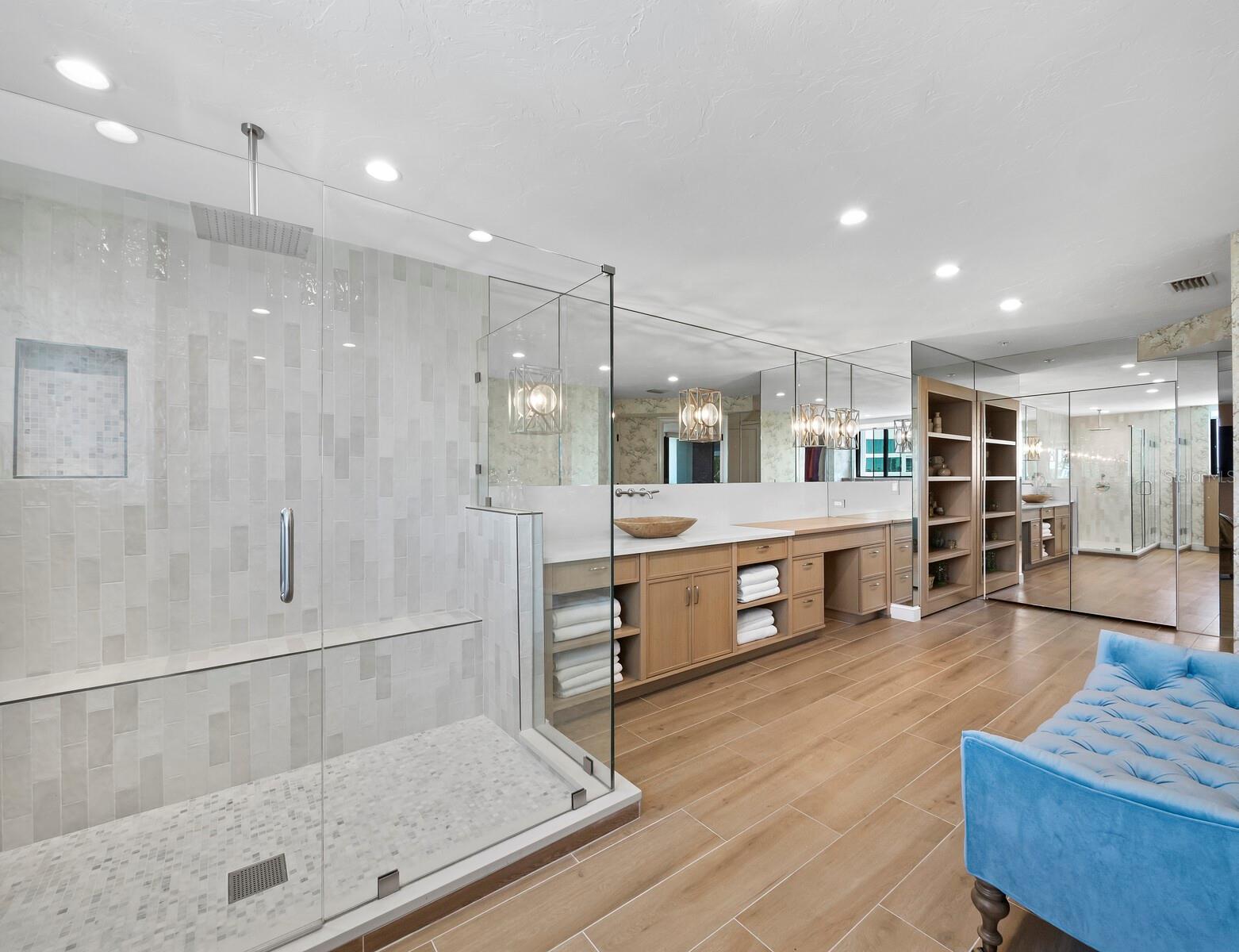 TENCON BEACH - Residential
