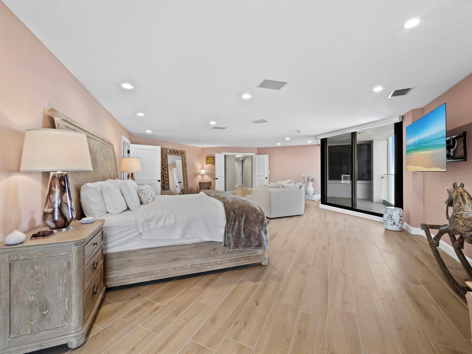 TENCON BEACH - Residential