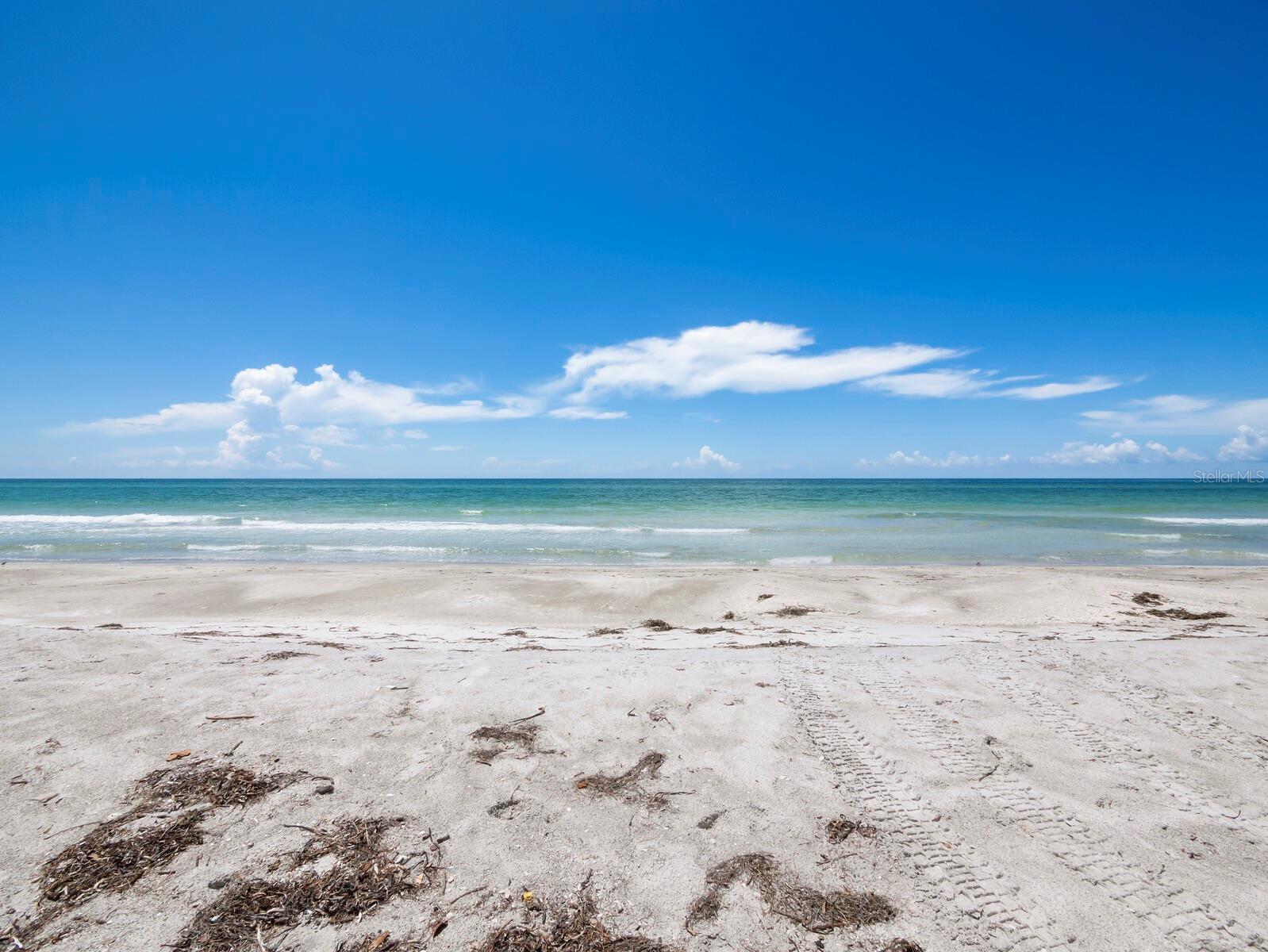 TENCON BEACH - Residential