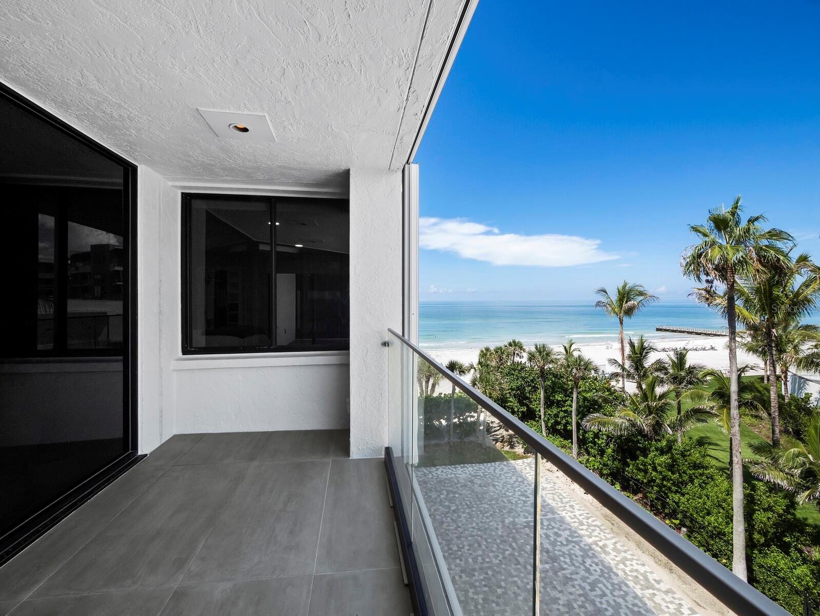 TENCON BEACH - Residential