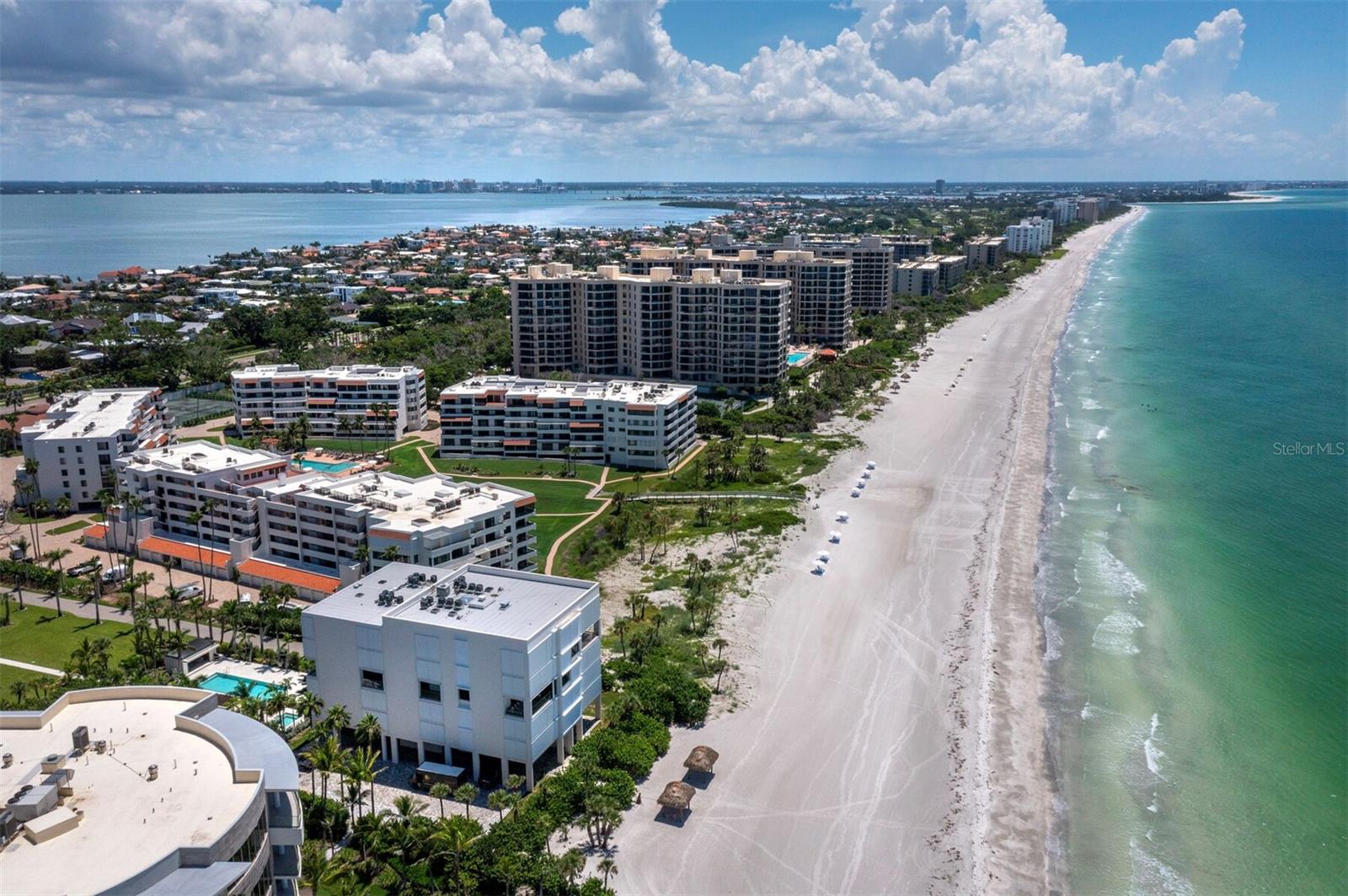 TENCON BEACH - Residential