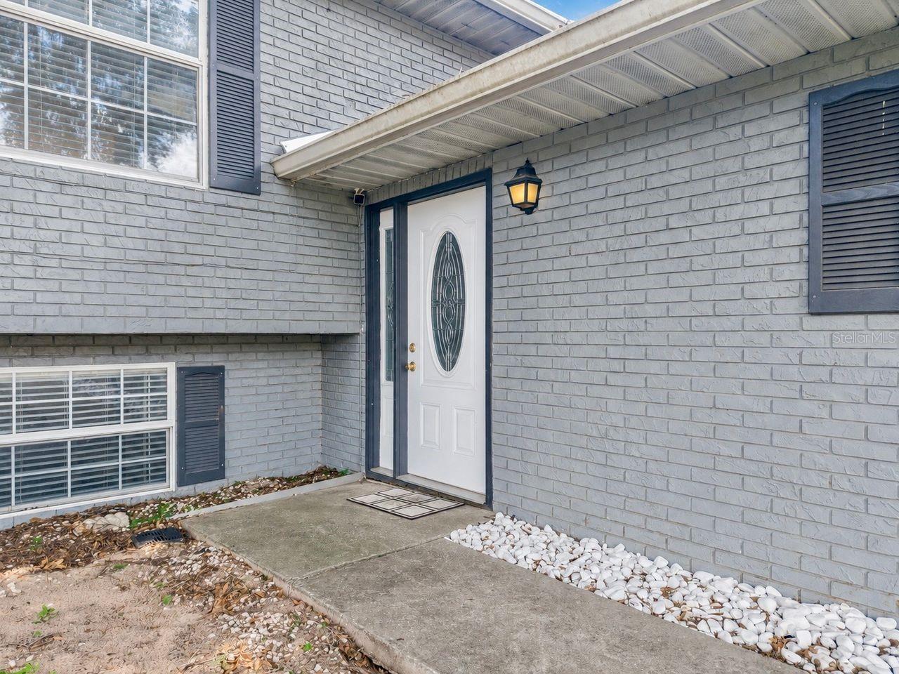 2614 CREST DRIVE