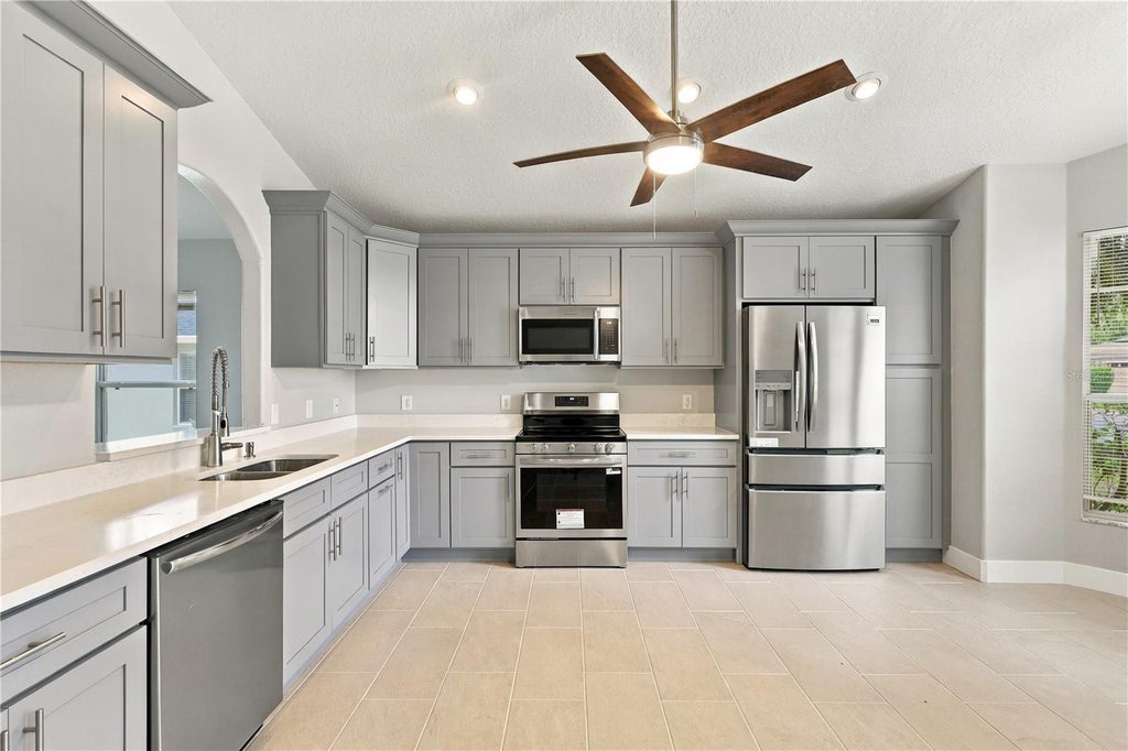 Photo of 941 Vindale Road, Tavares, FL 32778 (MLS # O6443427)