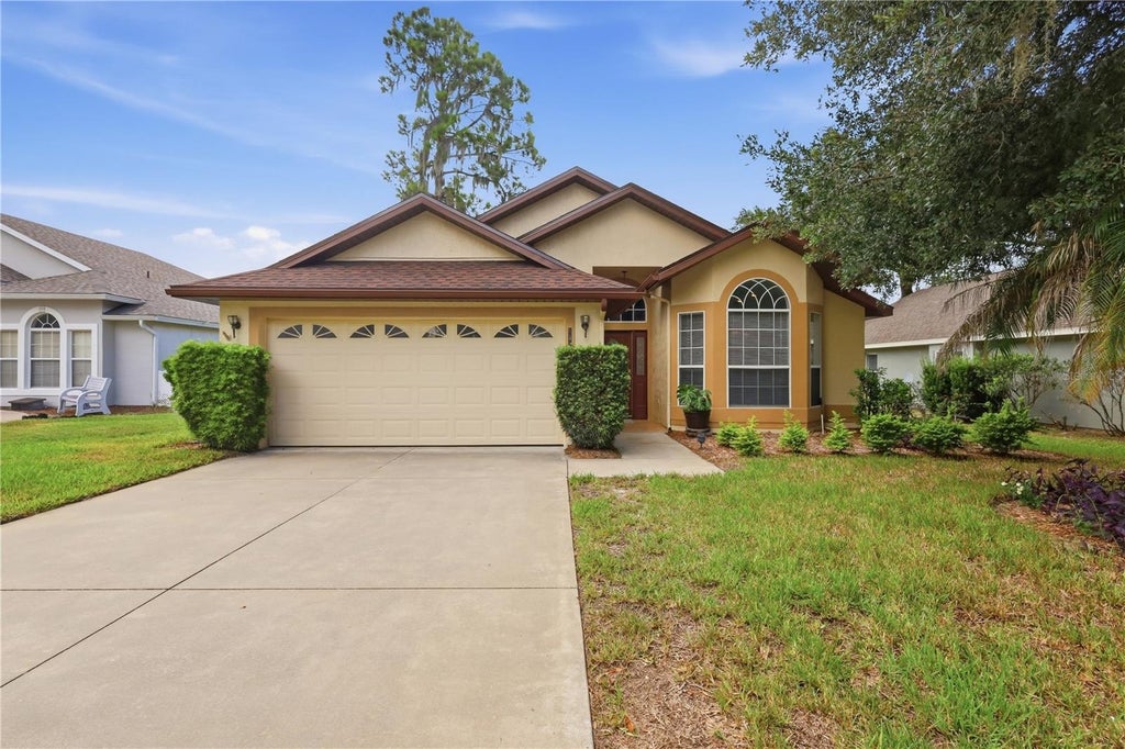 Photo of 941 Vindale Road, Tavares, FL 32778 (MLS # O6443427)