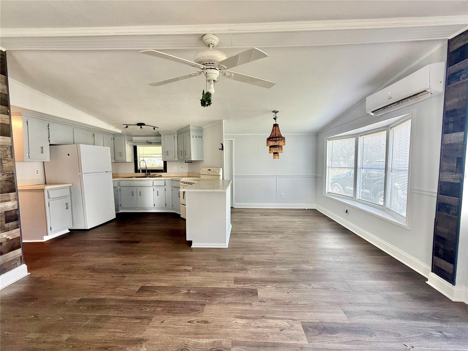 LAKE GENEVA HOMESITES - Residential