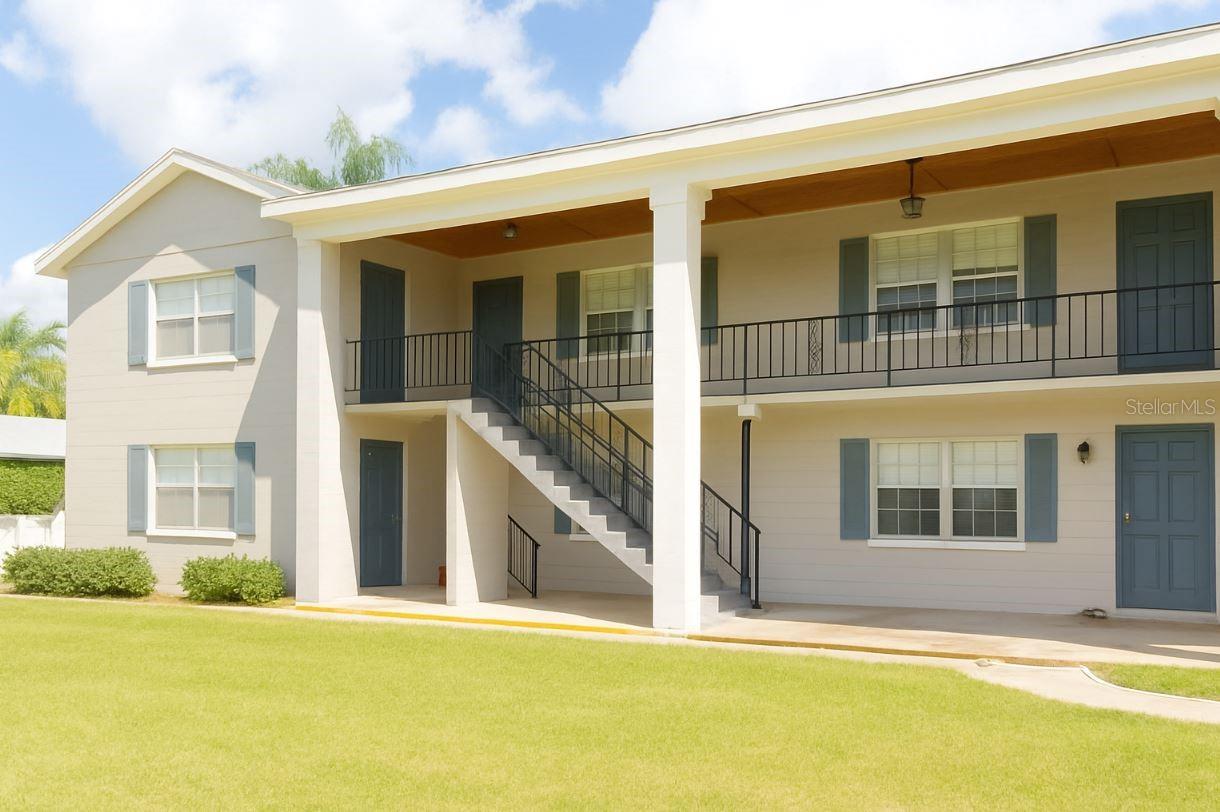 One or more photo(s) has been virtually staged. Welcome home to this beautifully renovated 2-bedroom, 1-bathroom apartment ideally located just minutes from historic downtown DeLand! This spacious and modern unit has just undergone a full renovation offering fresh, modern finishes with all the charm and comfort you’re looking for.
Features Include:
-Updated kitchen with sleek cabinetry, countertops, and modern appliances
-Fully remodeled bathroom with stylish tile and fixtures
-Spacious living area with great natural light
-Fresh paint and updated lighting throughout
Enjoy the convenience of nearby shopping, dining, and Stetson University — all just a short drive or bike ride away. Whether you're a student, professional, or small family, this unit offers both comfort and location at an unbeatable value.
*One or more pictures have been virtually staged*
Small Pets Allowed
$250.00 Non Refundable Pet Fee each pet
$25.00 monthly pet rent each pet
Tenant Liability Insurance **Required**